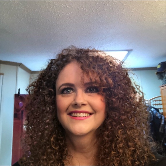 🌹Meet your Posher, Kelly - Picture 7 of 15